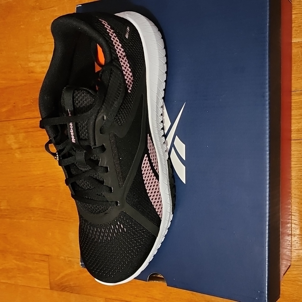 Womens Reebok Flexagon Force 2.0 size 10 Wide